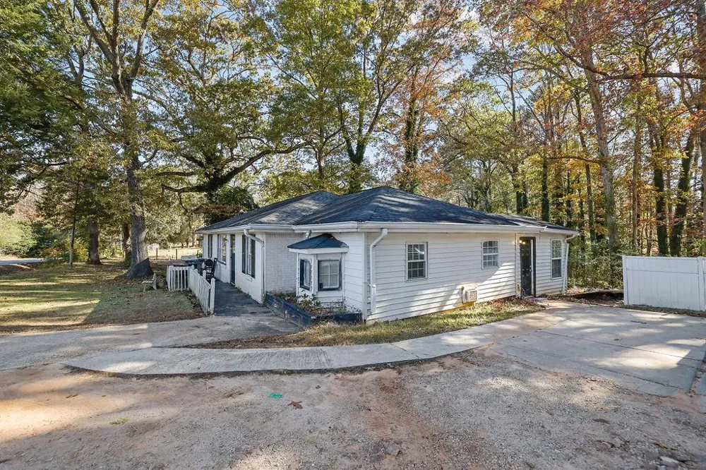 804 ROWLAND ROAD Stone Mountain, GA 30083
