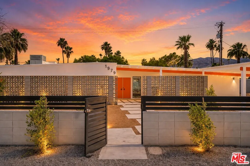 1979 E Alejo Road Palm Springs, CA 92262