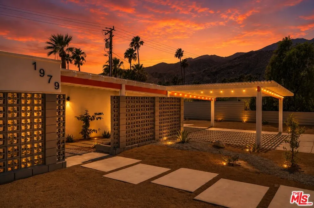 1979 E Alejo Road Palm Springs, CA 92262