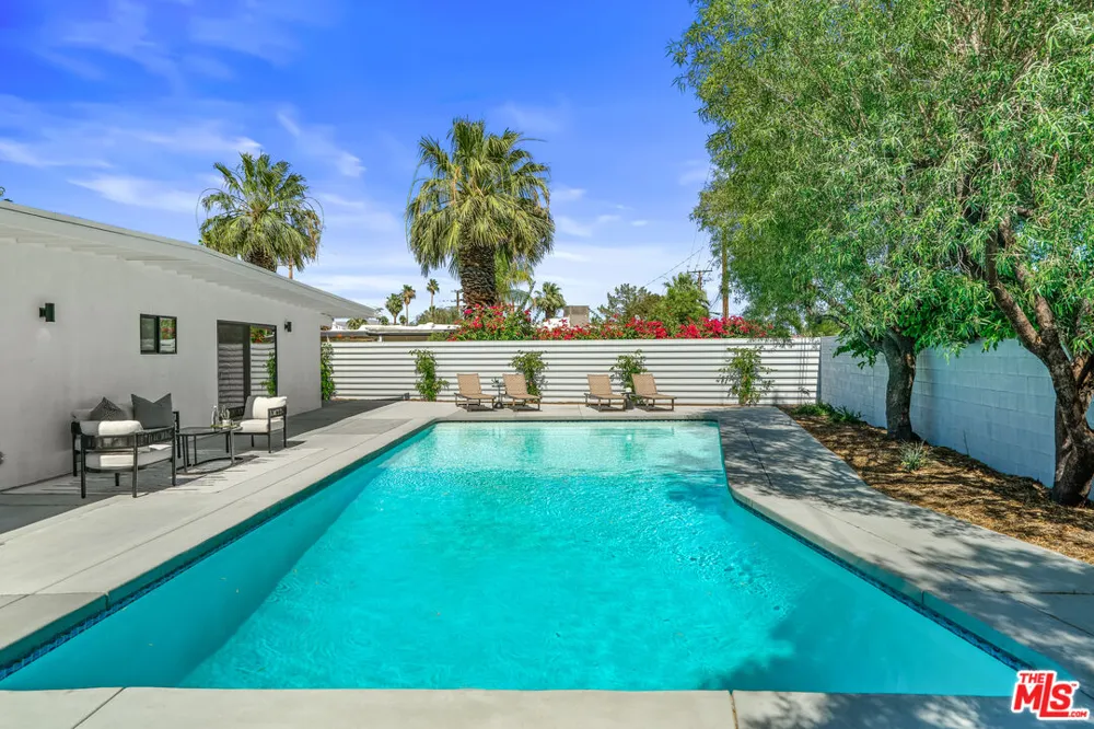 1979 E Alejo Road Palm Springs, CA 92262