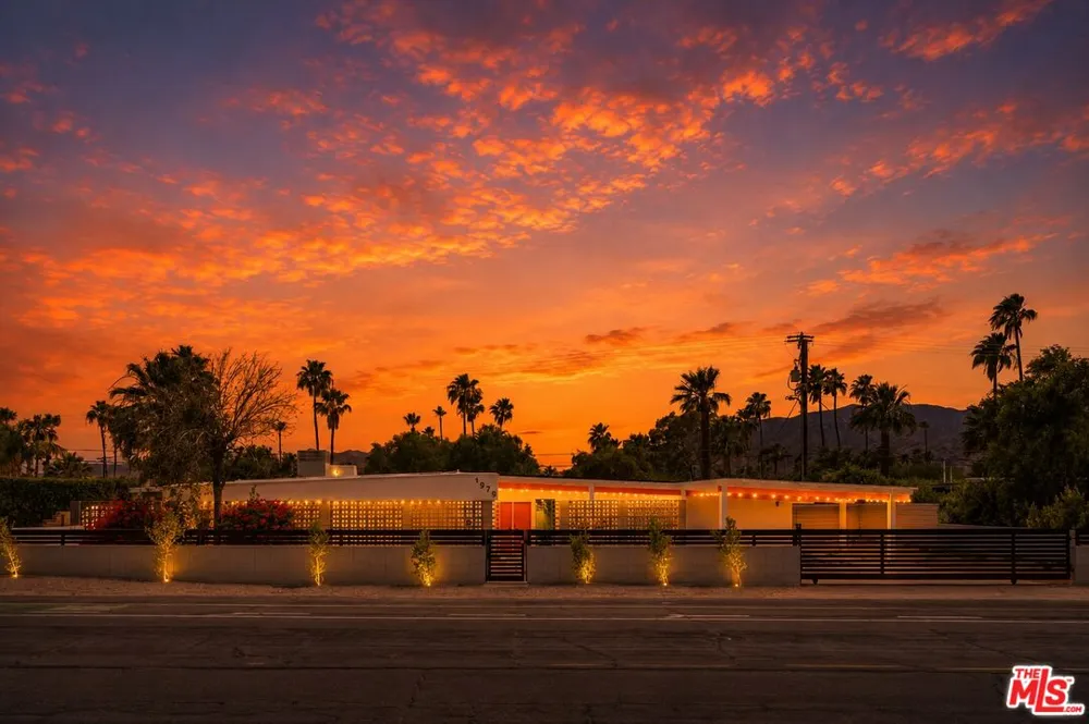 1979 E Alejo Road Palm Springs, CA 92262