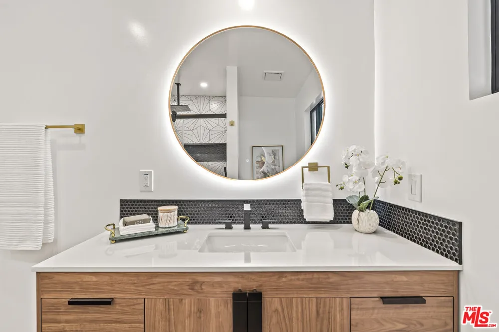 1979 E Alejo Road Palm Springs, CA 92262