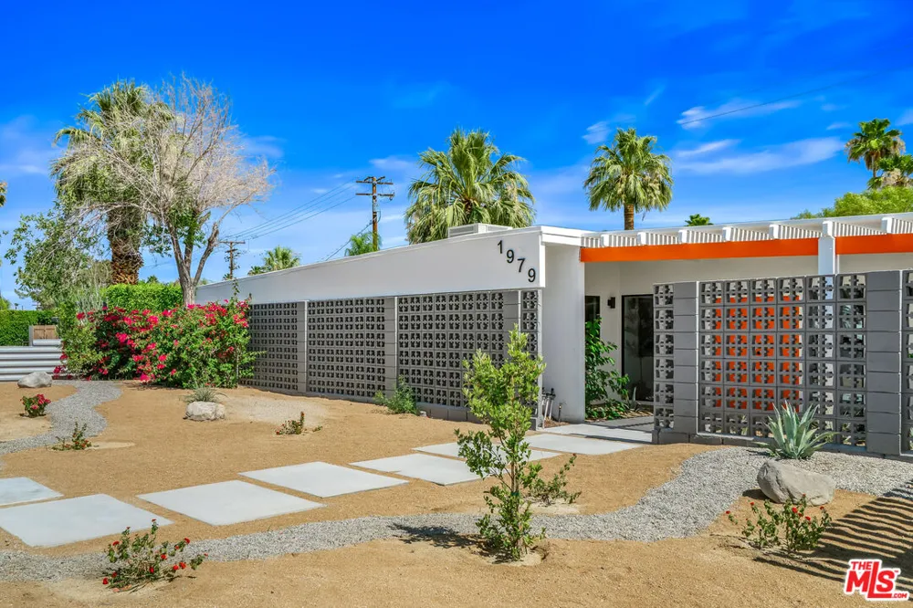 1979 E Alejo Road Palm Springs, CA 92262