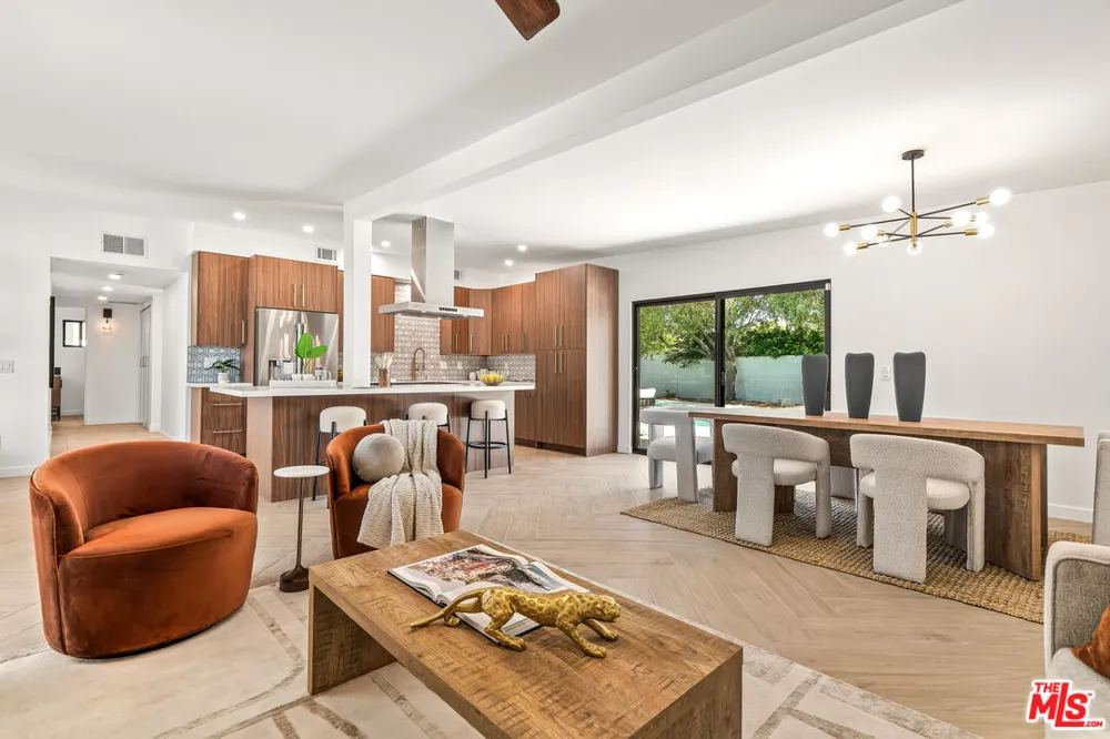 1979 E Alejo Road Palm Springs, CA 92262