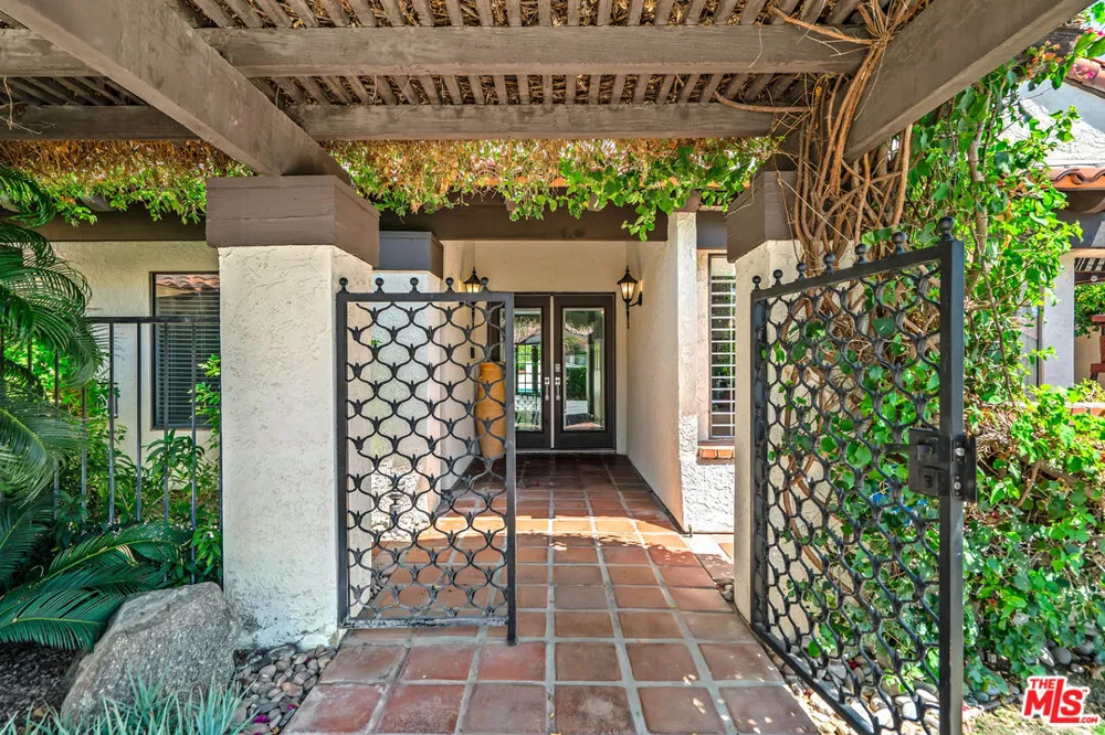 60 Calle Solano Rancho Mirage, CA 92270