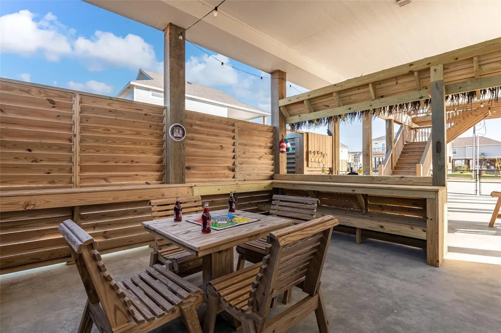 2285 E Lobster Street Crystal Beach, TX 77650