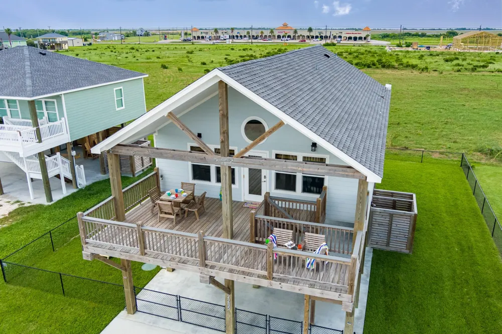 2285 E Lobster Street Crystal Beach, TX 77650