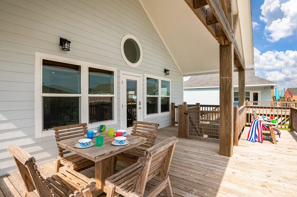 2285 E Lobster Street Crystal Beach, TX 77650