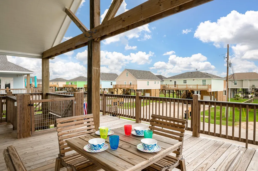 2285 E Lobster Street Crystal Beach, TX 77650