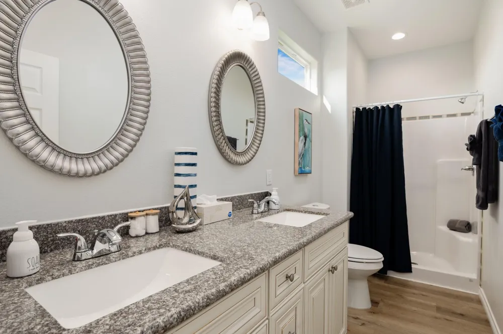 2285 E Lobster Street Crystal Beach, TX 77650