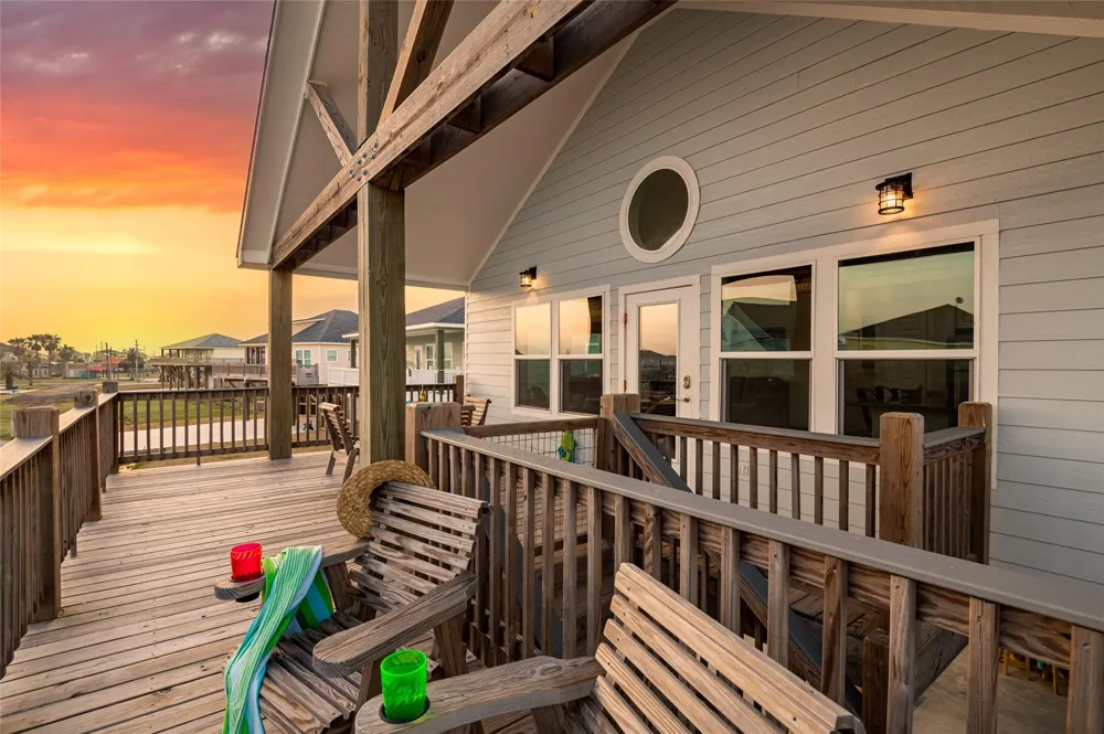 2285 E Lobster Street Crystal Beach, TX 77650