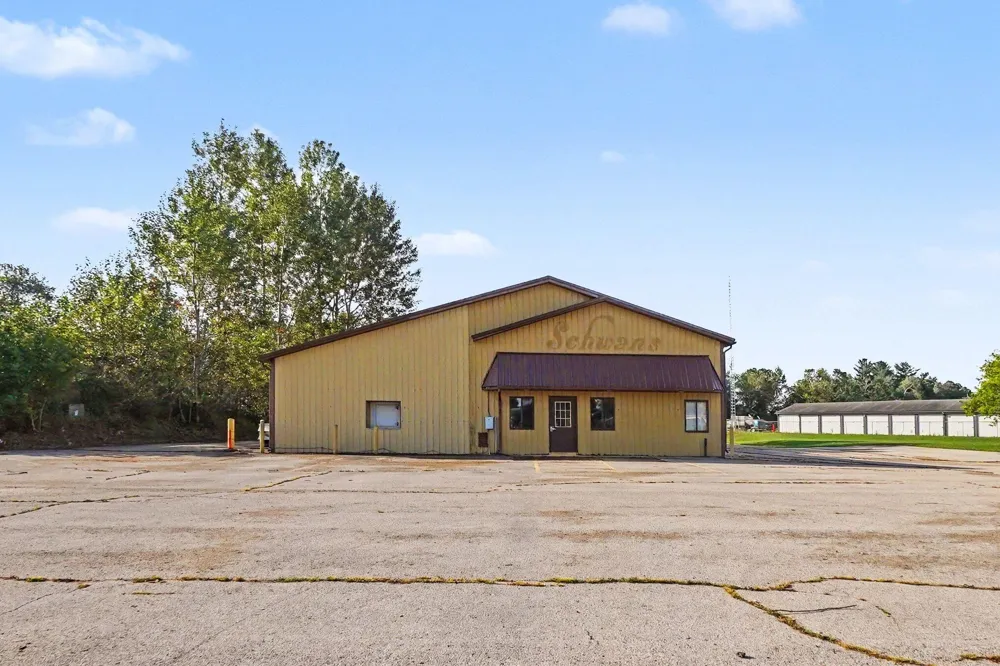 1230 W Locust Street Fremont, MI 49412