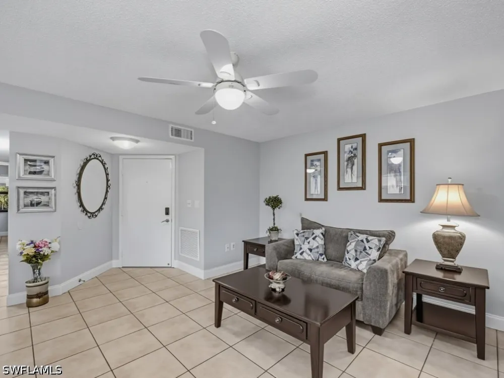 Mainsail Drive #7 Naples, FL 34114