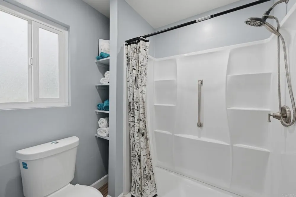 745 Blackhawk Cir Vista, CA 92081