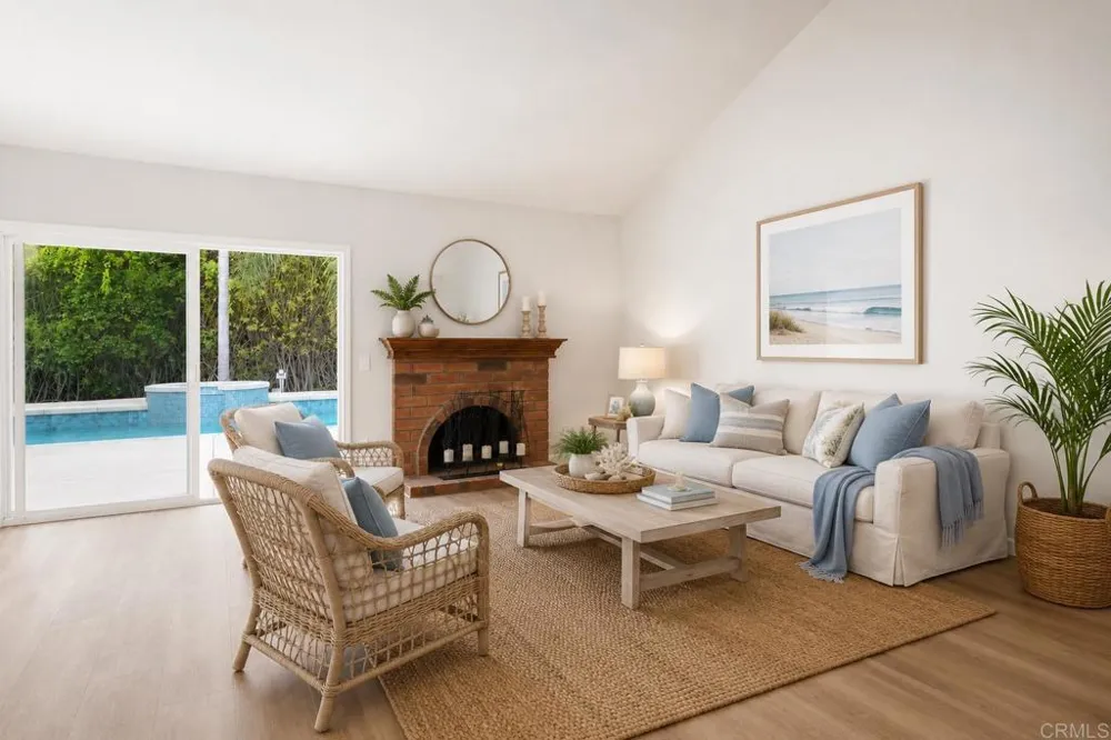 745 Blackhawk Cir Vista, CA 92081