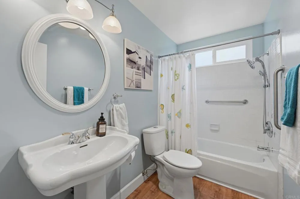 745 Blackhawk Cir Vista, CA 92081