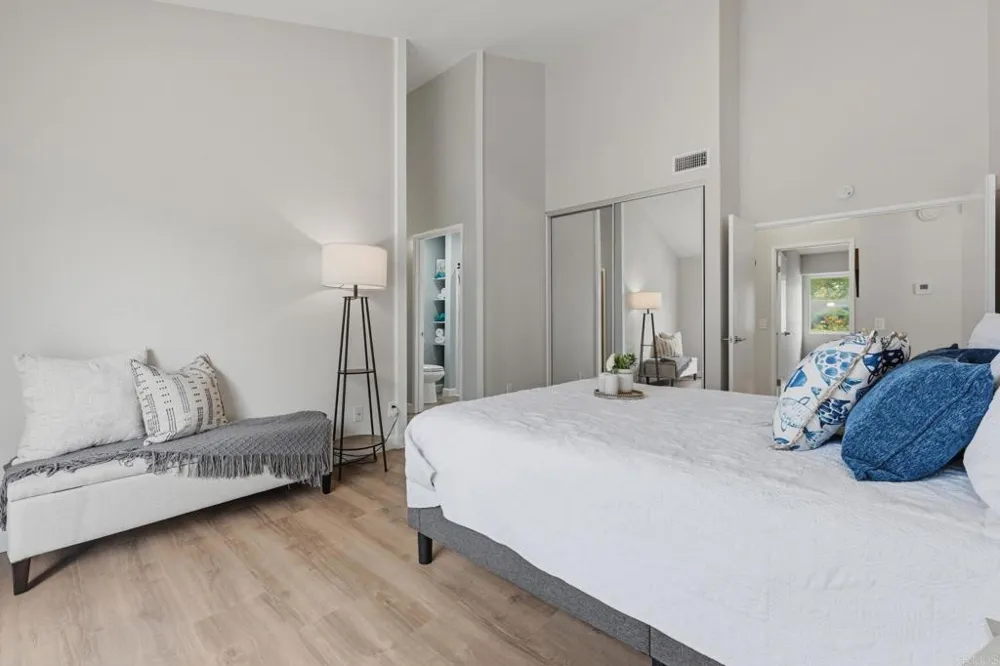 745 Blackhawk Cir Vista, CA 92081