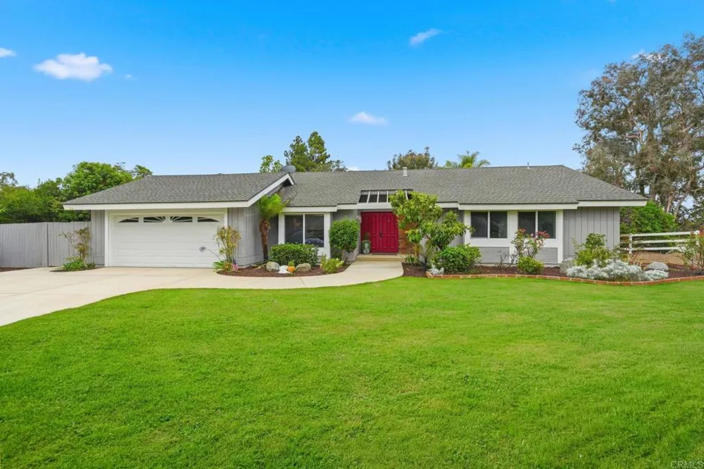 745 Blackhawk Cir Vista, CA 92081