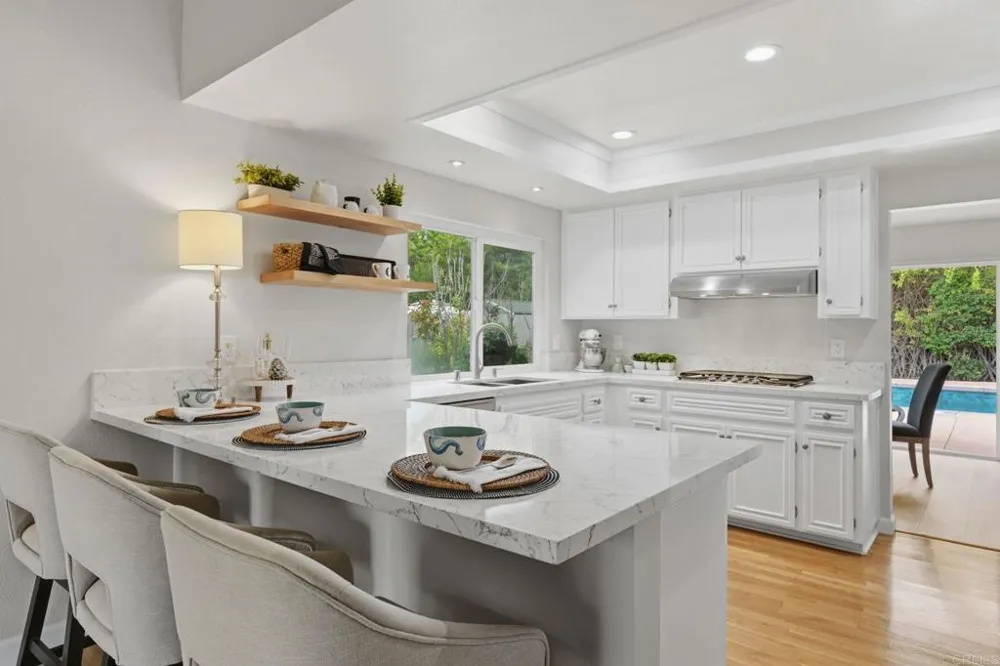 745 Blackhawk Cir Vista, CA 92081