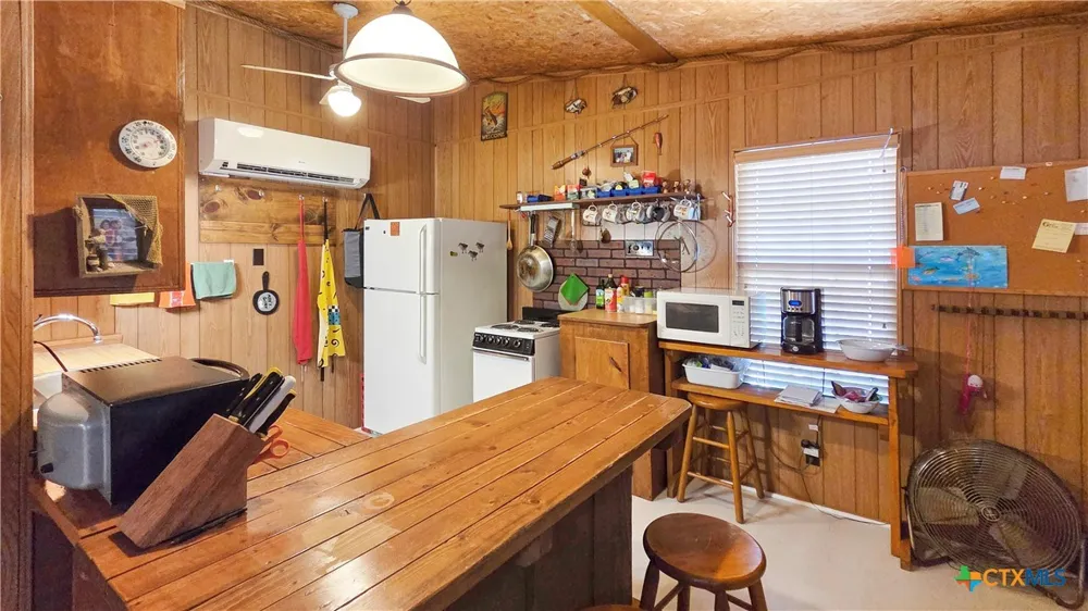 306 Main Street Austwell, TX 77950