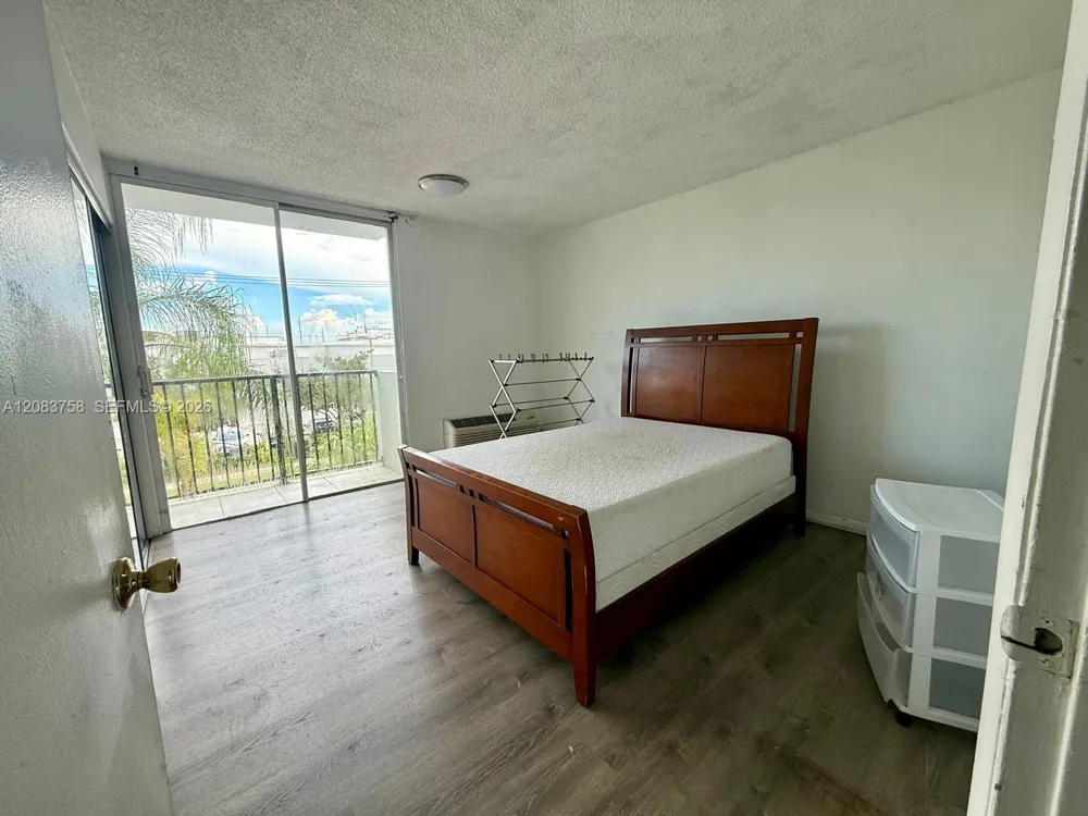 16450 NW 2 #309 Miami, FL 33169
