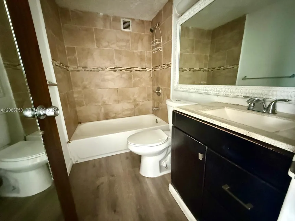 16450 NW 2 #309 Miami, FL 33169