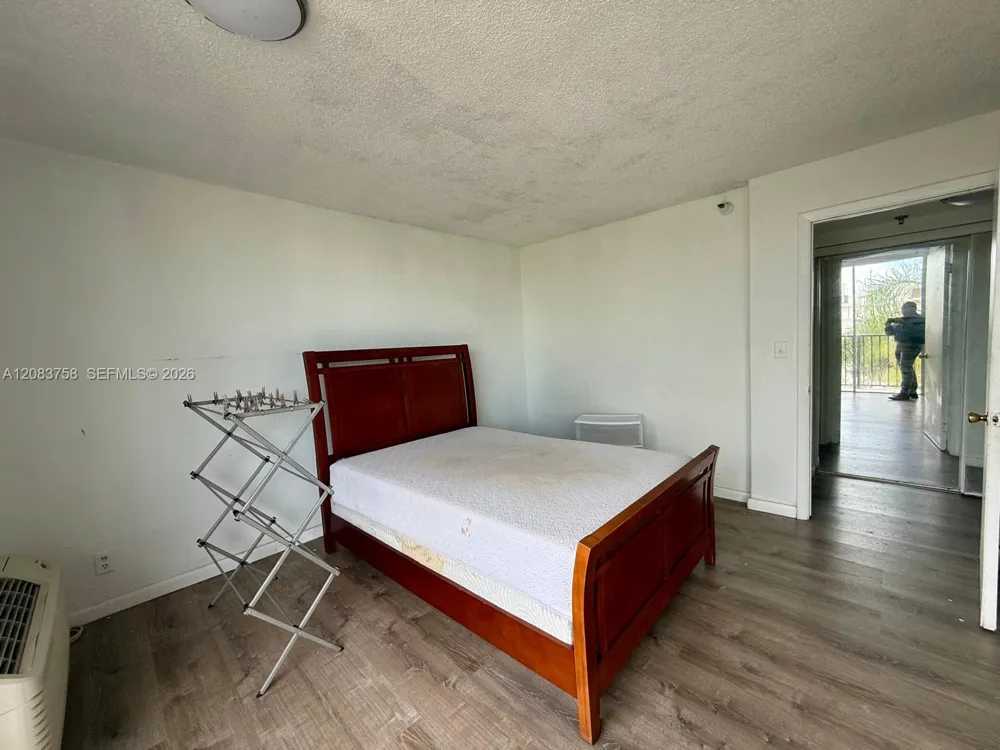 16450 NW 2 #309 Miami, FL 33169