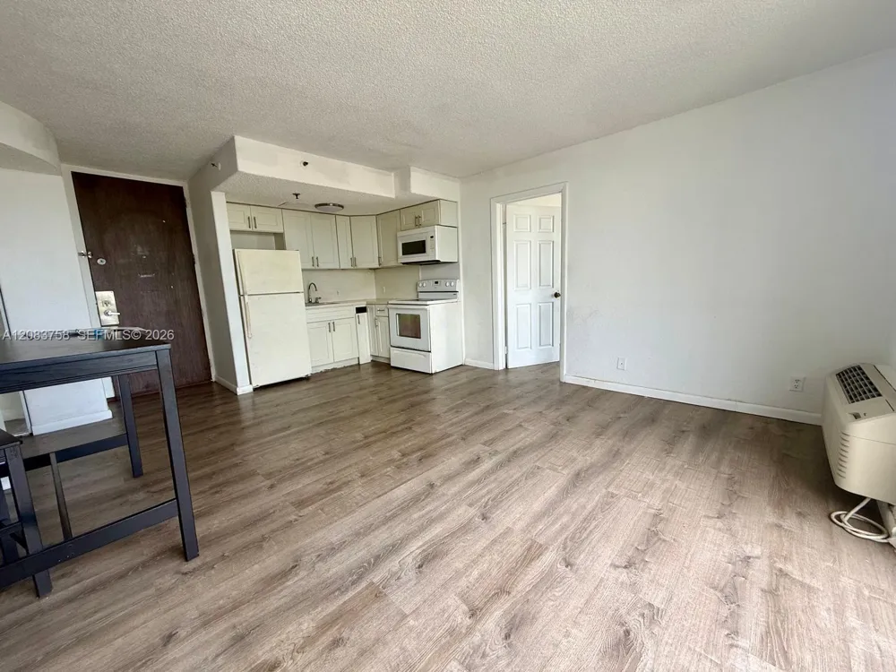 16450 NW 2 #309 Miami, FL 33169