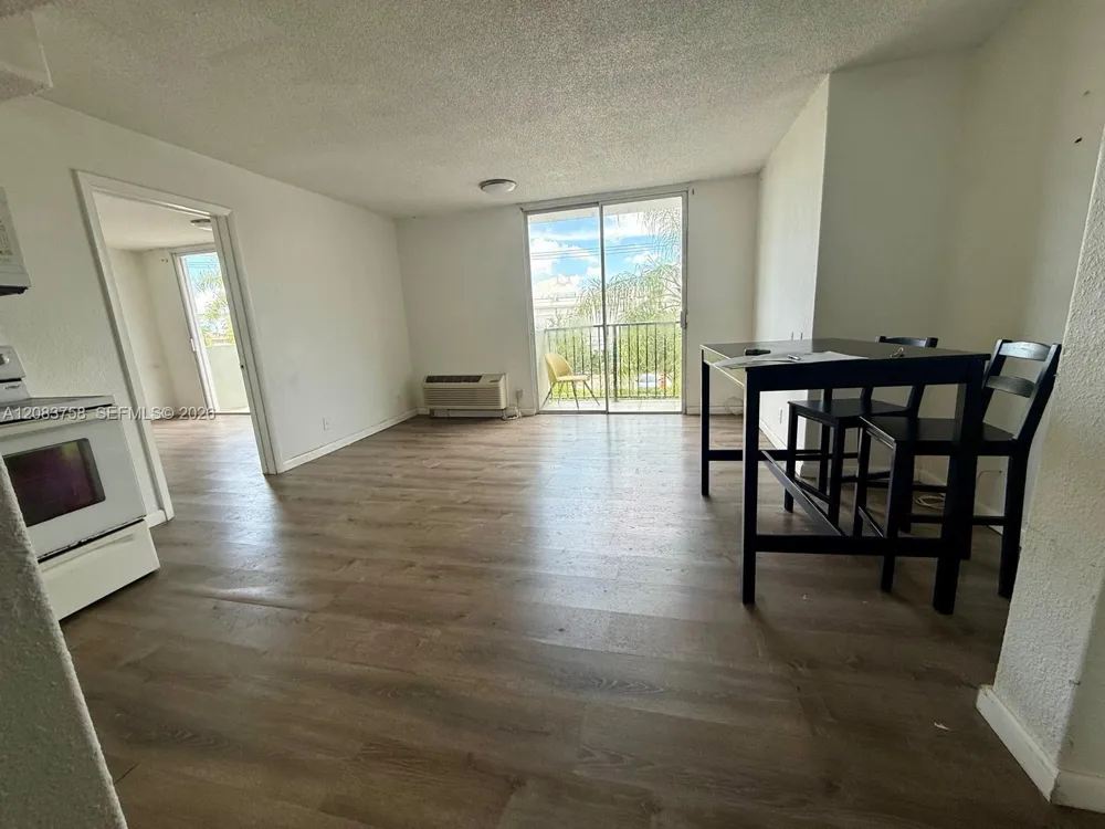 16450 NW 2 #309 Miami, FL 33169