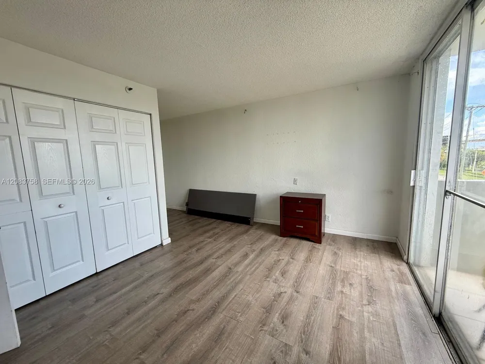 16450 NW 2 #309 Miami, FL 33169