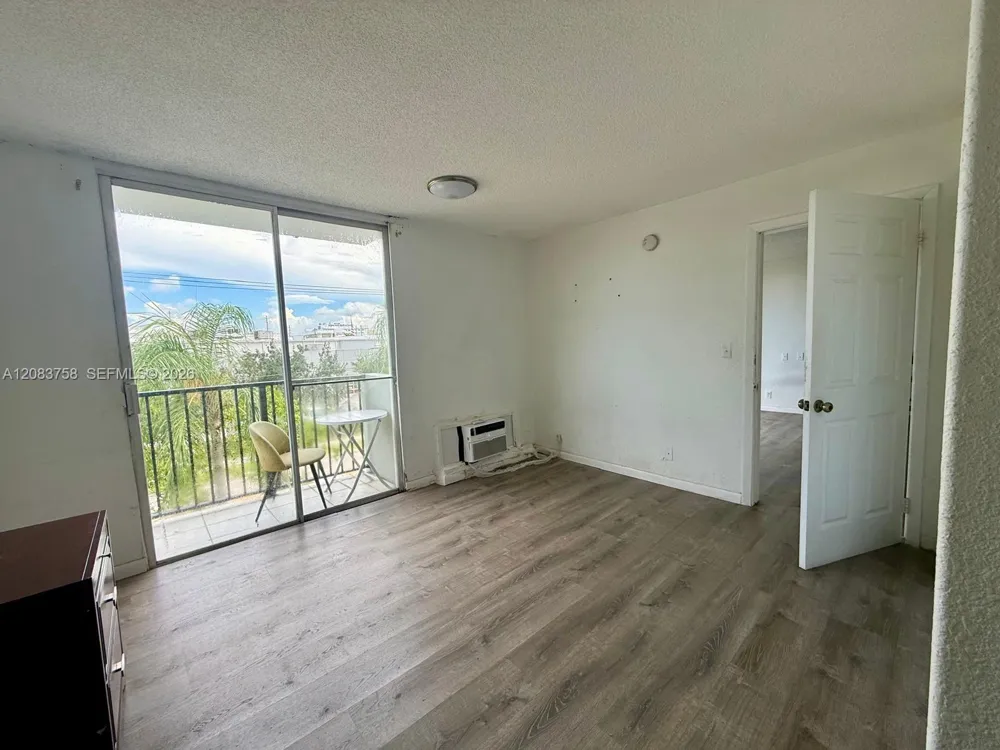 16450 NW 2 #309 Miami, FL 33169