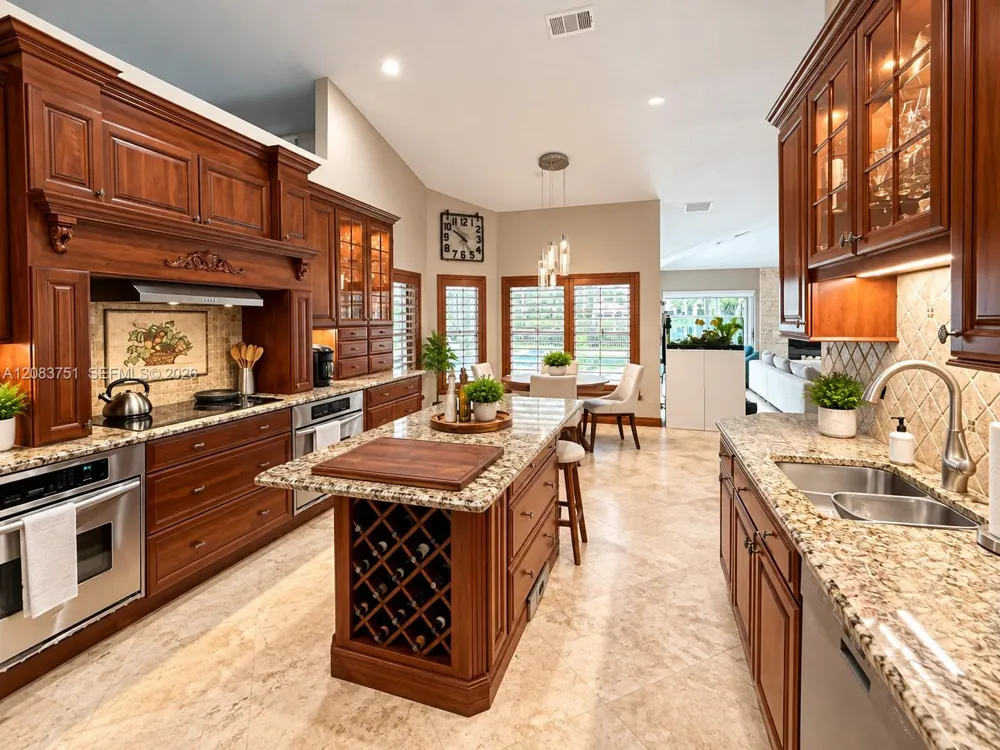 1165 Manor Ct Weston, FL 33326