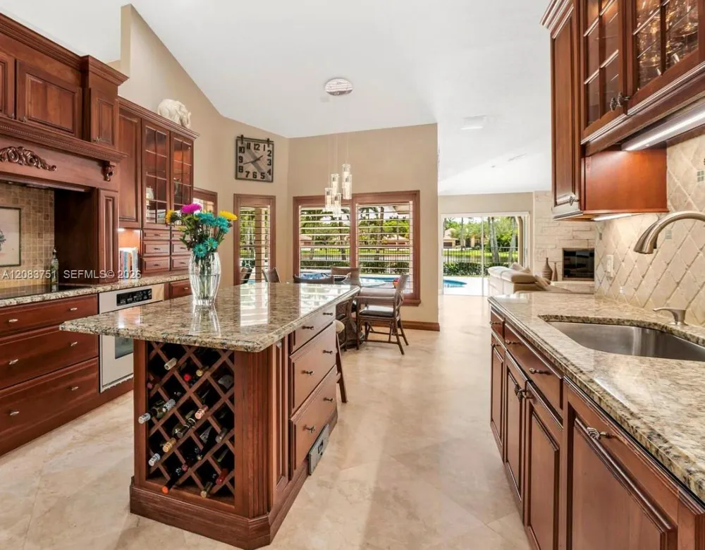 1165 Manor Ct Weston, FL 33326