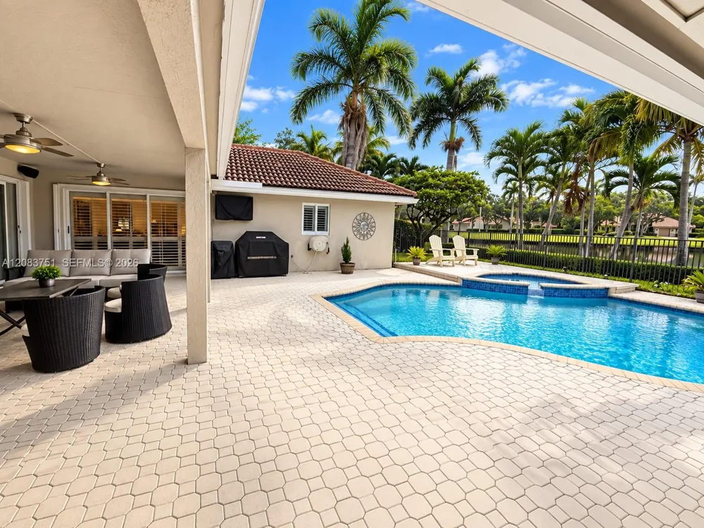 1165 Manor Ct Weston, FL 33326