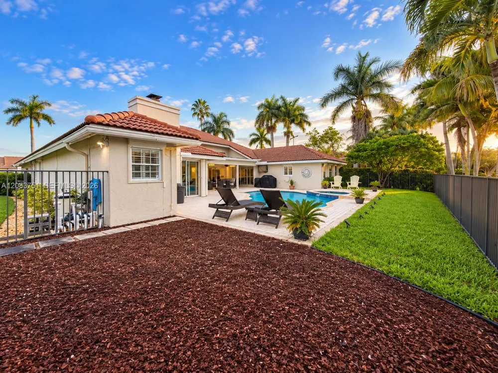 1165 Manor Ct Weston, FL 33326
