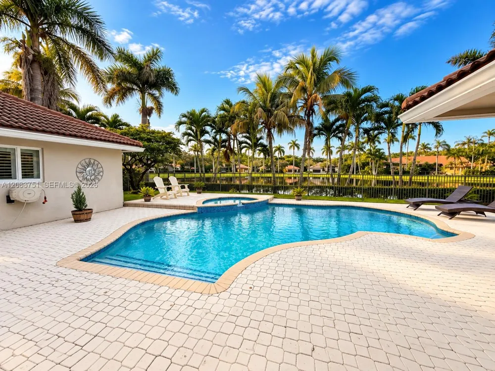 1165 Manor Ct Weston, FL 33326