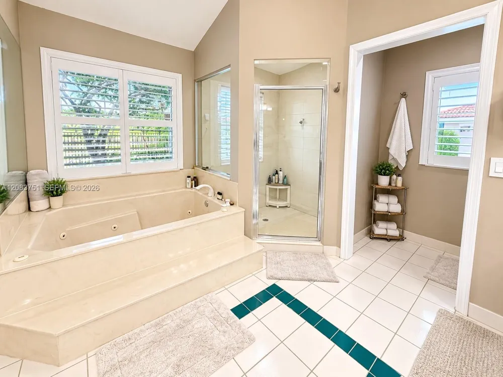 1165 Manor Ct Weston, FL 33326
