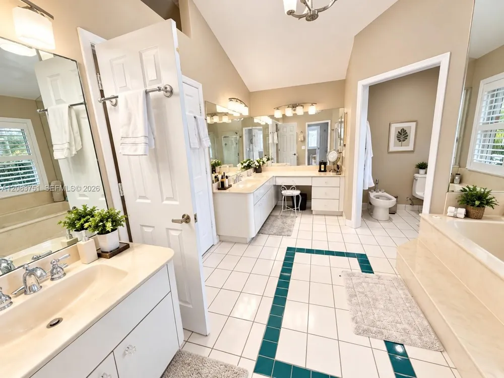 1165 Manor Ct Weston, FL 33326