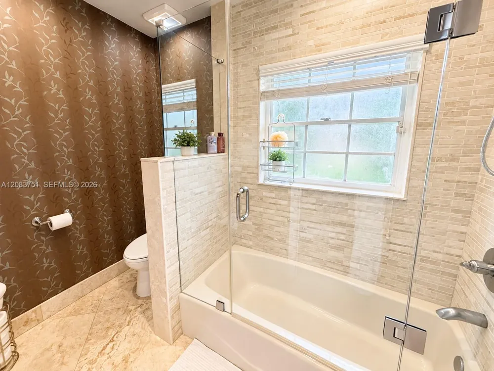 1165 Manor Ct Weston, FL 33326