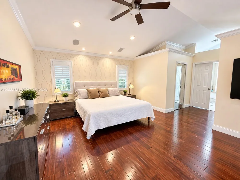 1165 Manor Ct Weston, FL 33326