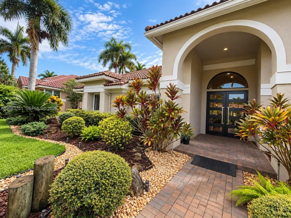1165 Manor Ct Weston, FL 33326
