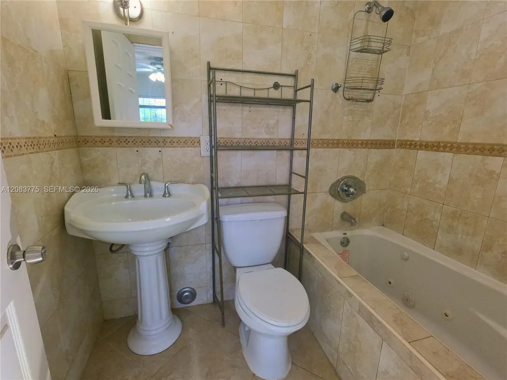 1790 W 58th St #6 Hialeah, FL 33012