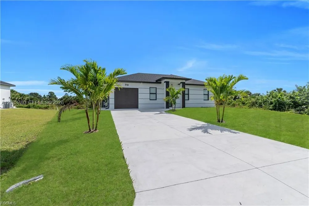 711 Roma Ave Lehigh Acres, FL 33974