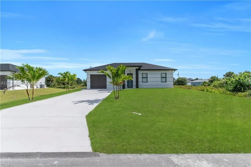 711 Roma Ave Lehigh Acres, FL 33974