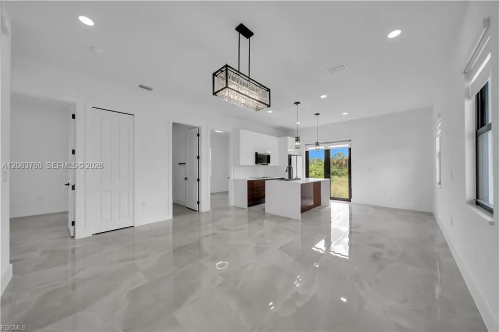711 Roma Ave Lehigh Acres, FL 33974