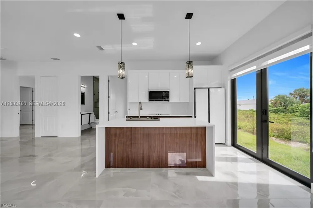 711 Roma Ave Lehigh Acres, FL 33974