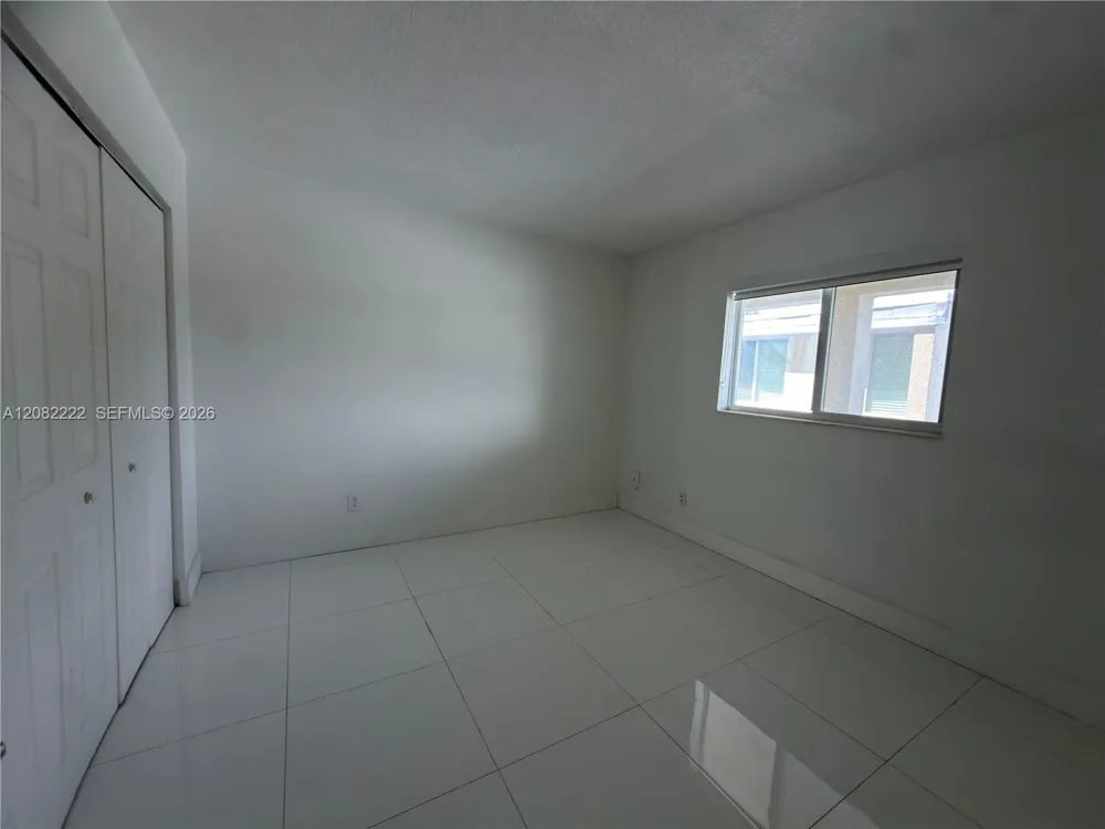 695 SW 11th St #204 Miami, FL 33129