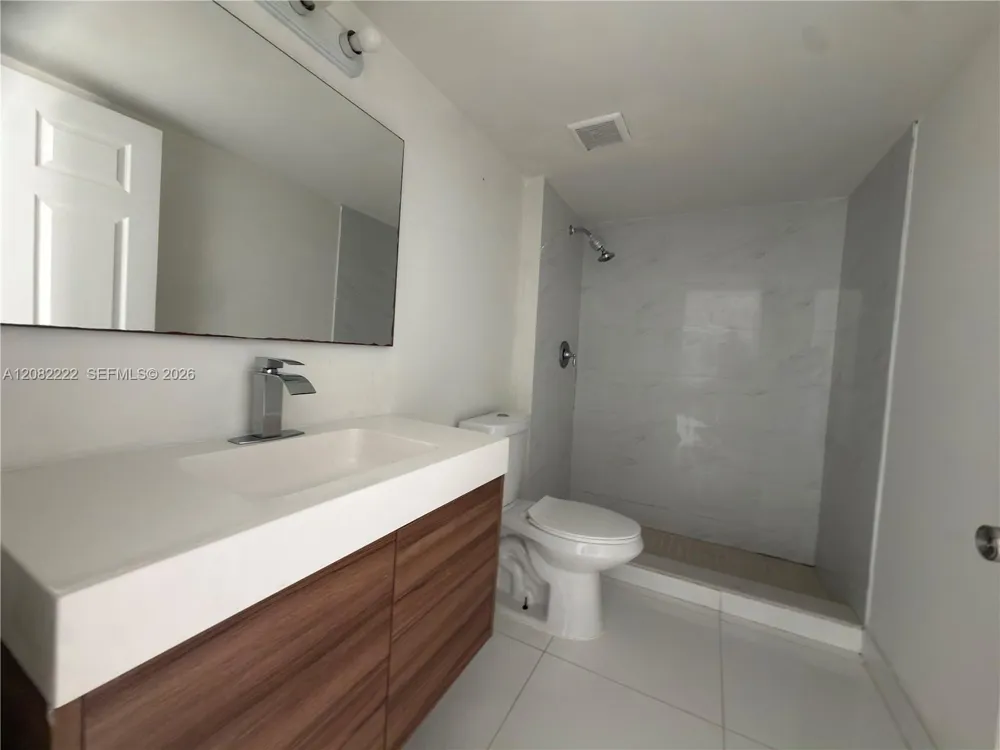 695 SW 11th St #204 Miami, FL 33129