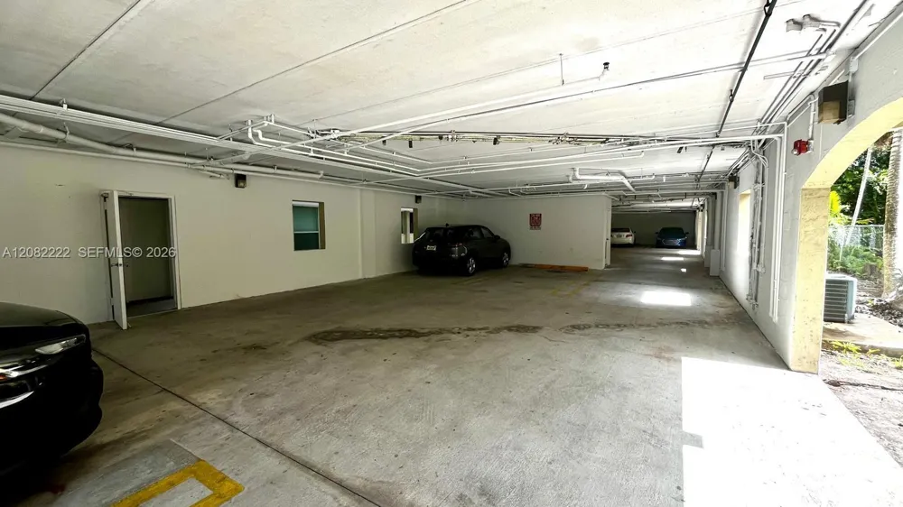 695 SW 11th St #204 Miami, FL 33129