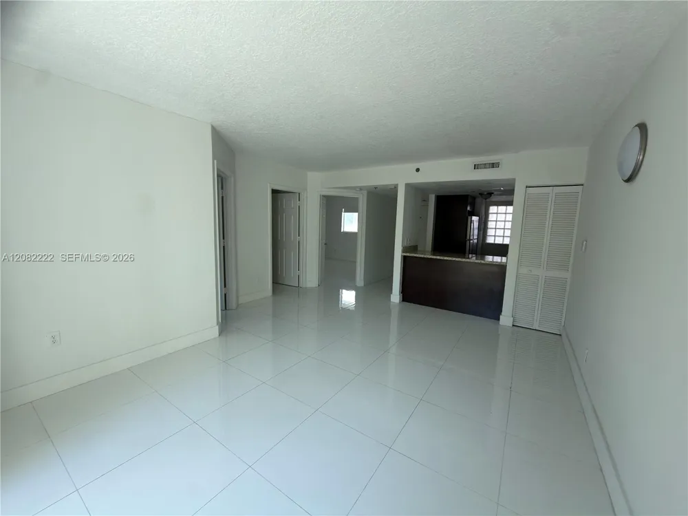 695 SW 11th St #204 Miami, FL 33129